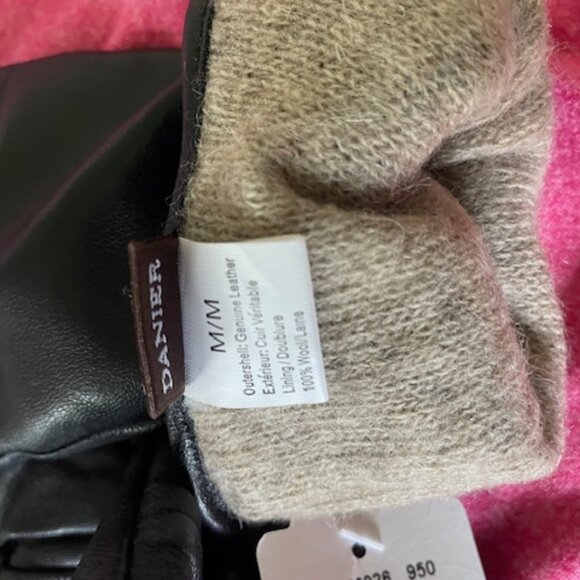 Danier Leather Black Gloves NWT  - Size M - Picture 5 of 13